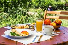 http://www.garmenhills.com/program/en/breakfast/
