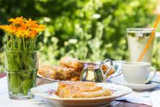 http://www.garmenhills.com/program/en/breakfast/