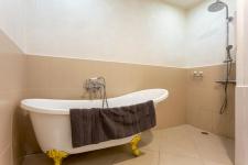 http://www.garmenhills.com/accommodation/en/the-greek-house-rooms-cleopatra-and-orpheus/