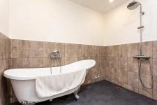 http://www.garmenhills.com/accommodation/en/the-greek-house-rooms-cleopatra-and-orpheus/