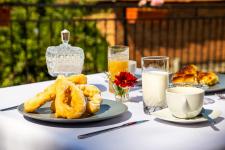 http://www.garmenhills.com/program/en/breakfast/