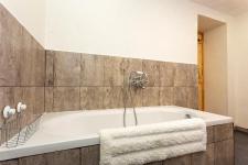 http://www.garmenhills.com/accommodation/en/the-greek-house-rooms-green-and-morpheus/
