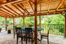 http://www.garmenhills.com/accommodation/en/the-greek-house-rooms-green-and-morpheus/