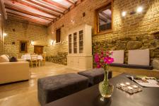 http://www.garmenhills.com/accommodation/en/house-room-tulip/