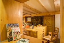 http://www.garmenhills.com/accommodation/en/house-room-sky/