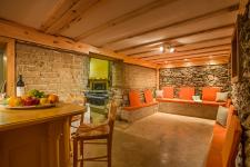 http://www.garmenhills.com/accommodation/en/house-room-provence/
